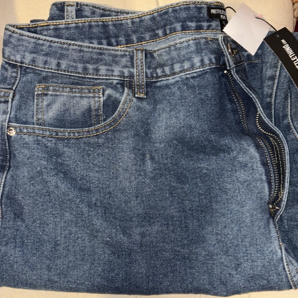Pretty Little Thing Plus Vintage‎ Wash Split Hem Jeans Size 18 - Picture 8 of 8